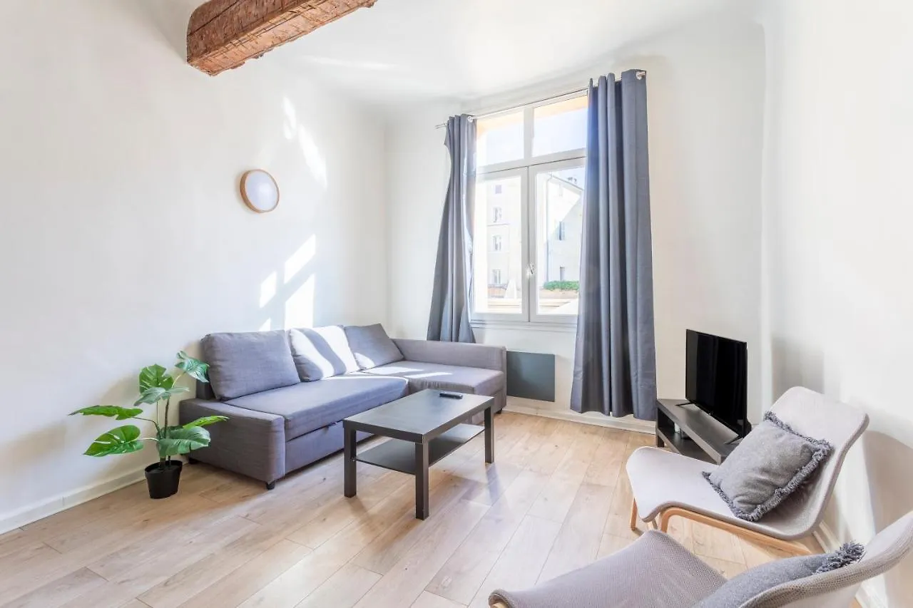 Studio Place Cardeurs location